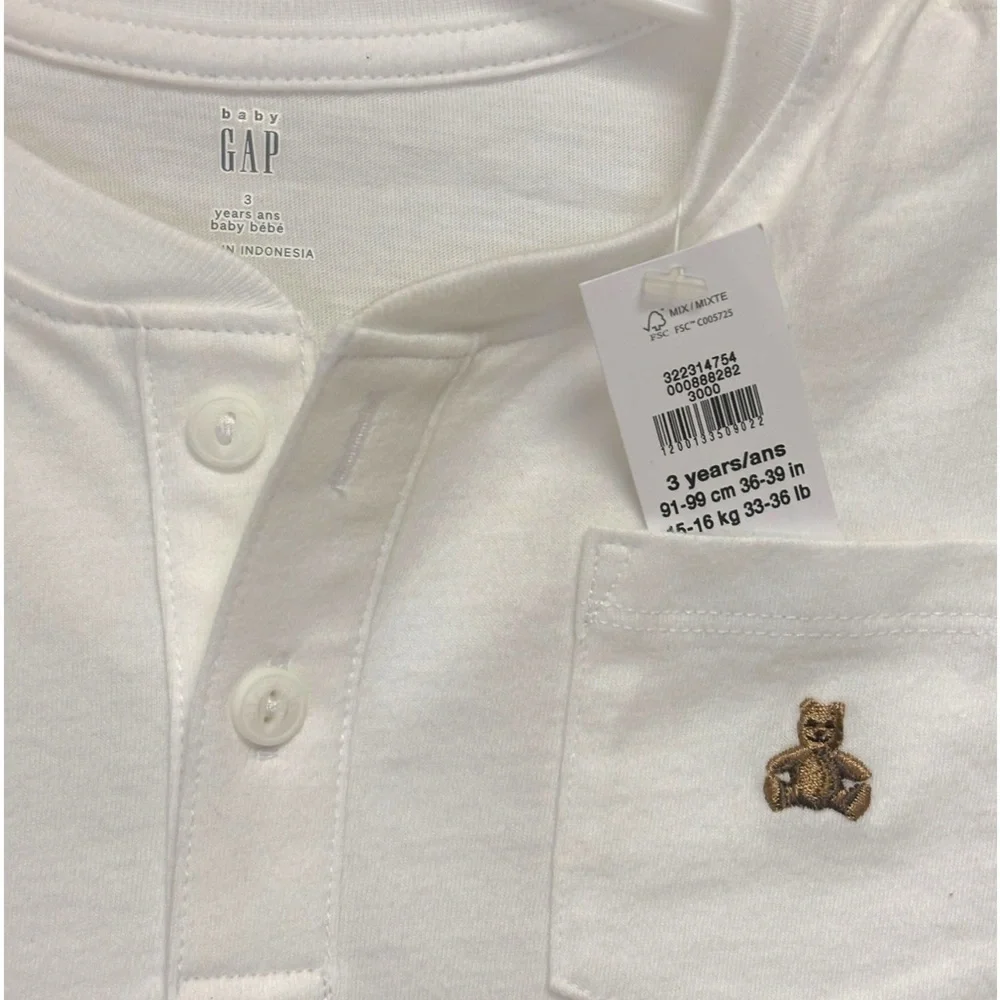 NWT GAP 3T White and Blue T-Shirt Set. 15% off w 2+ bundle!